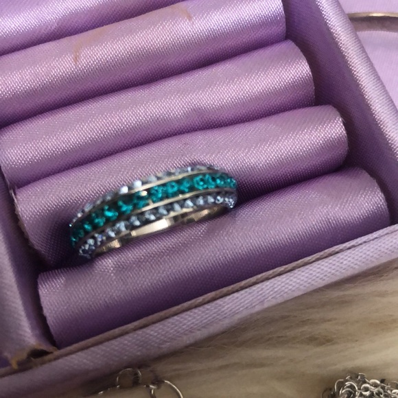 Fashion rings with rhinestone. - Picture 2 of 2